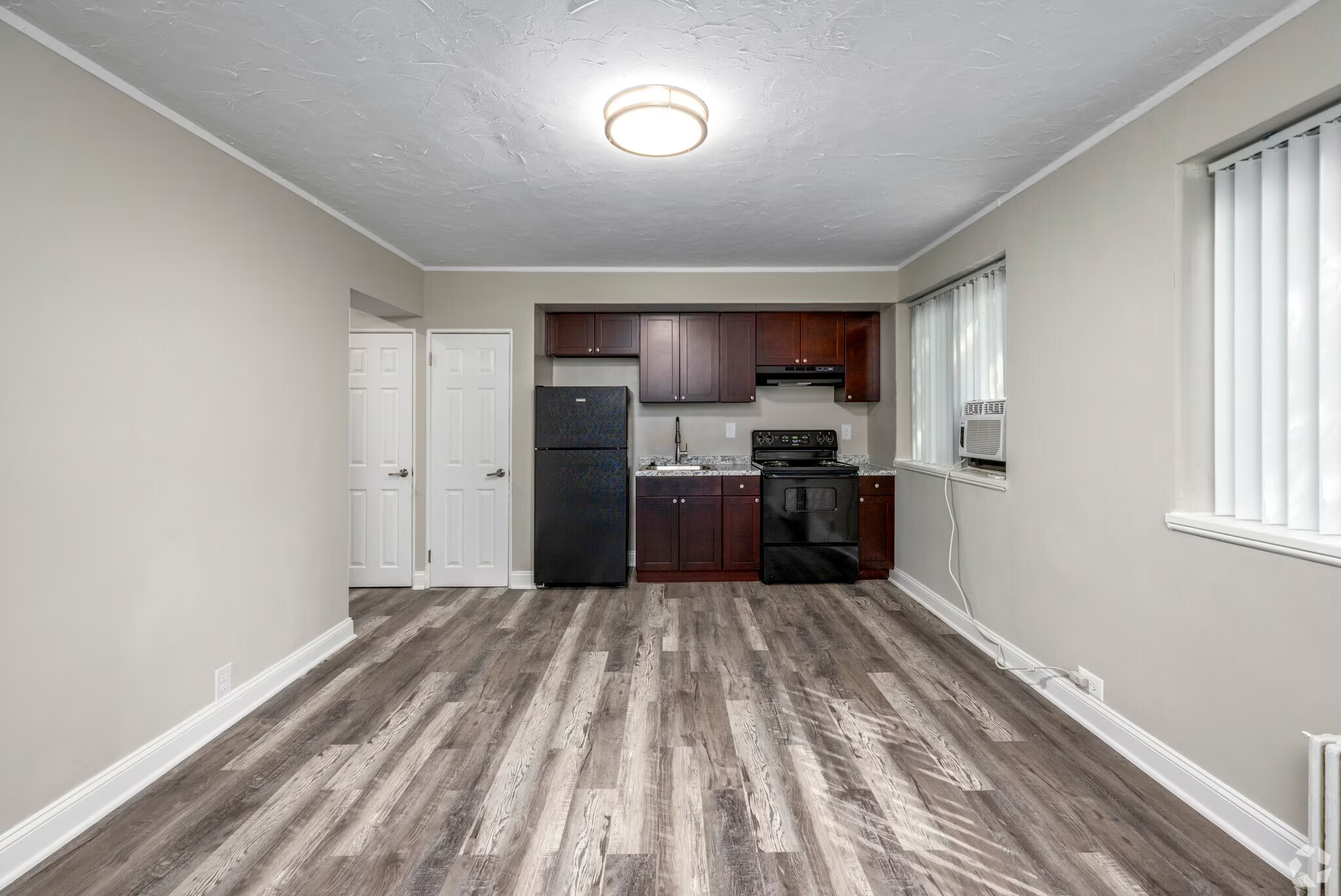 parkway-gardens-apartments-greenbelt-md-1br-1ba-453sf---living-room
