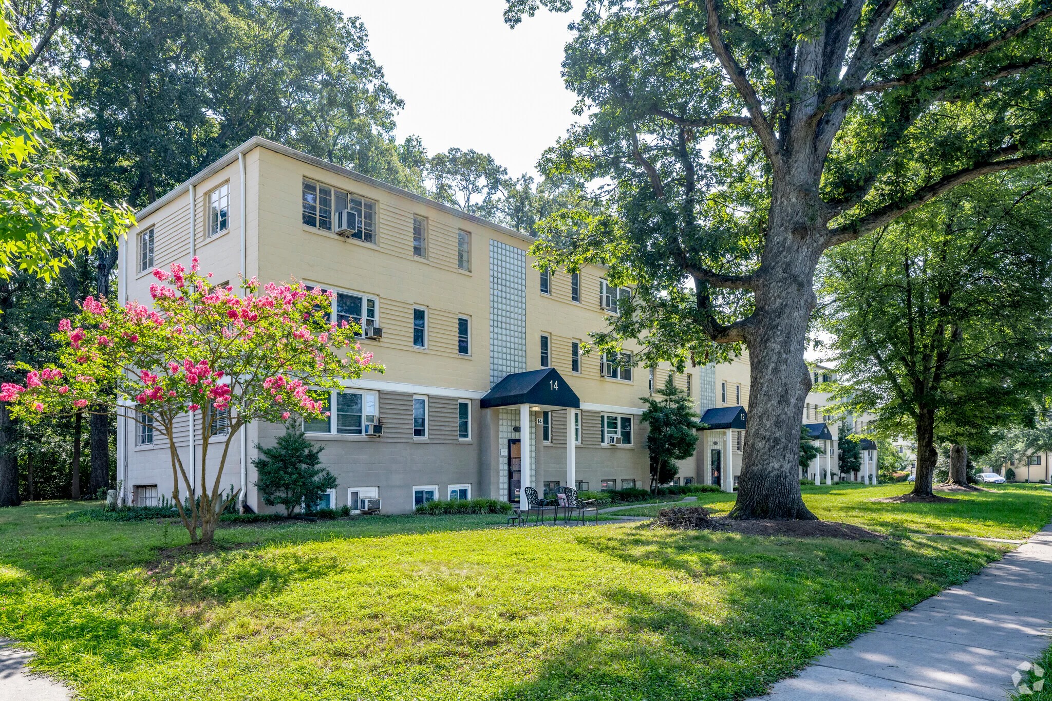 parkway-gardens-apartments-greenbelt-md-alternate-exterior
