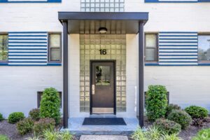 parkway-gardens-apartments-greenbelt-md-building-entrance
