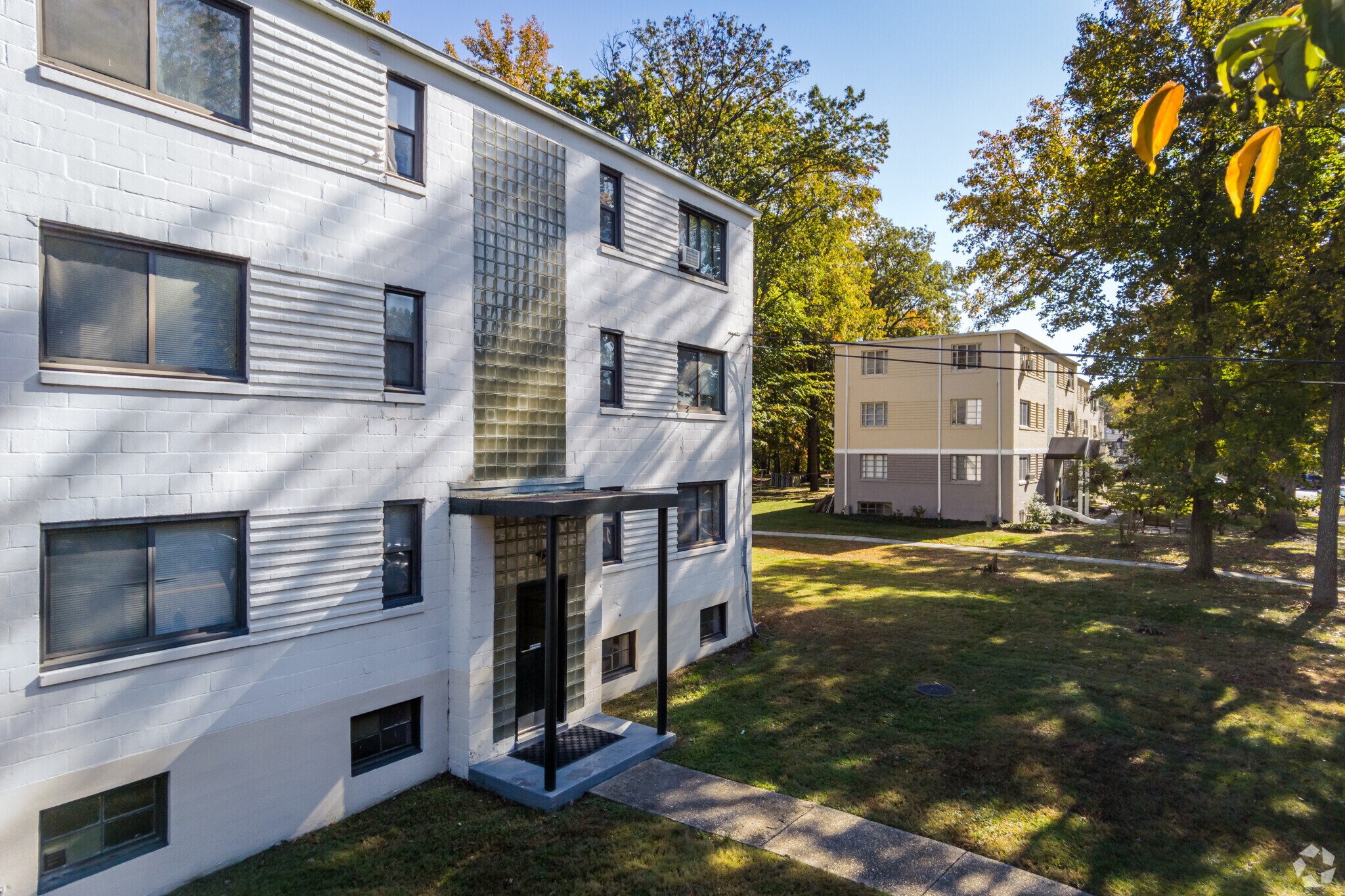 parkway-gardens-apartments-greenbelt-md-building-photo (1)