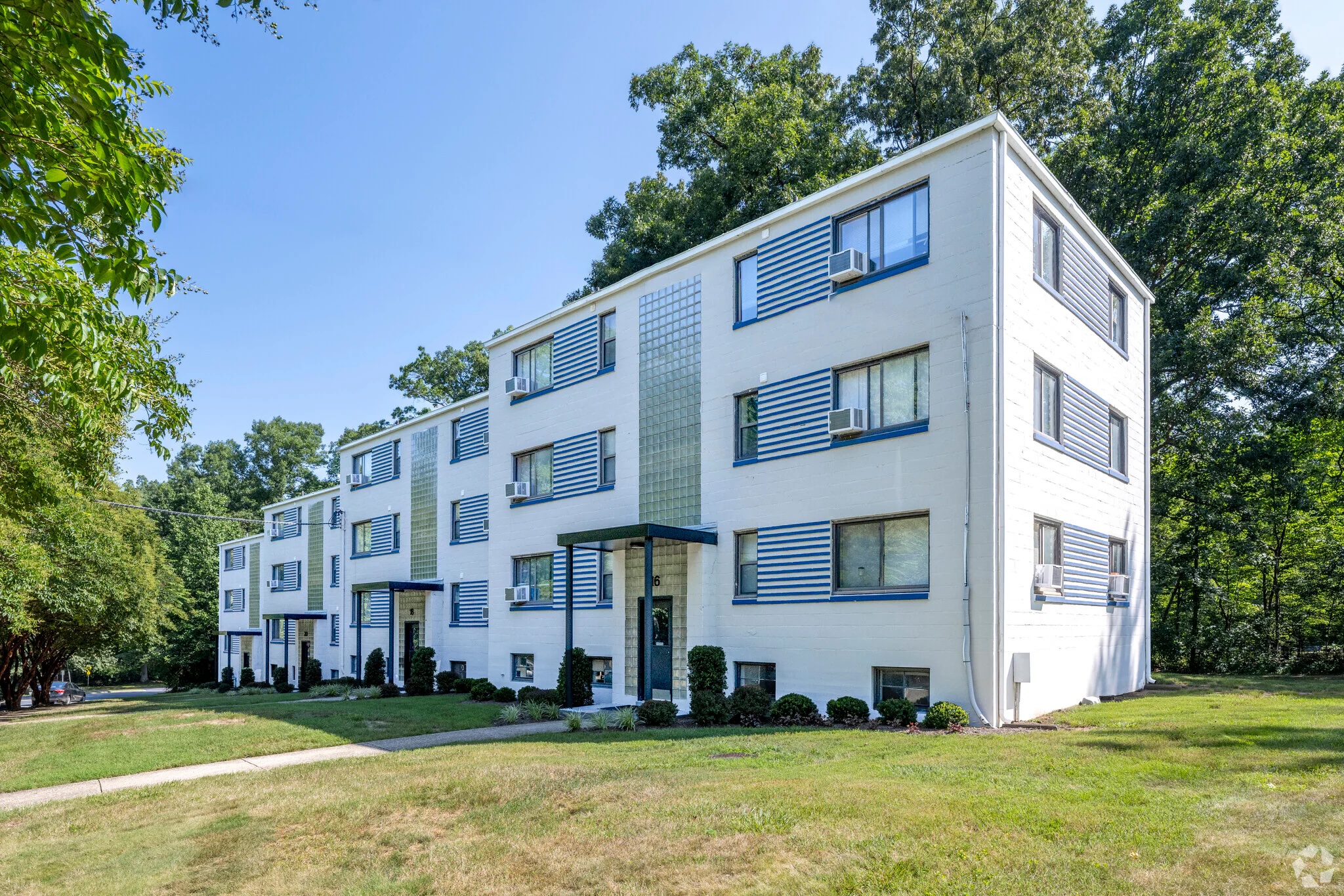 parkway-gardens-apartments-greenbelt-md-primary-exterior (1)